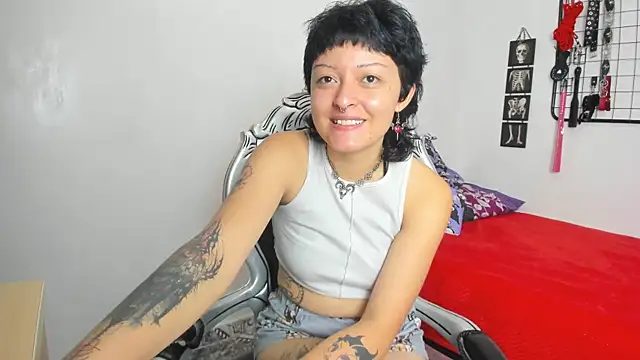 Snapshot of baby_punk_ chatting on June 28, 12:27 am baby punk online show from June 28, 12:27 am
