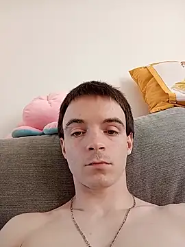 Snapshot of thomsnapchaud chatting on July 12, 7:43 am thomsnapchaud online show from July 12, 7:43 am