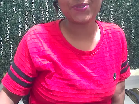 Snapshot of shallykaur chatting on June 27, 12:22 pm shallykaur online show from June 27, 12:22 pm