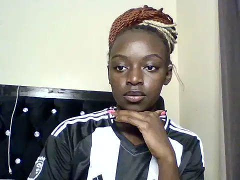 Snapshot of Red_blair chatting on May 27, 8:11 am Red blair online show from May 27, 8:11 am