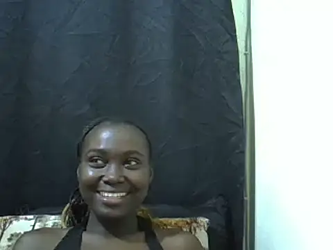 Snapshot of Cutteypeach chatting on May 19, 9:15 am Cutteypeach online show from May 19, 9:15 am