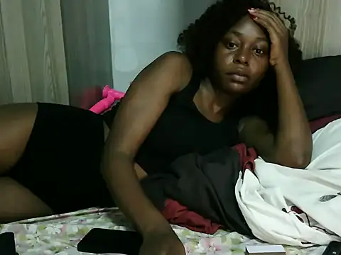 Snapshot of princess_aishy chatting on June 4, 4:40 am princess aishy online show from June 4, 4:40 am