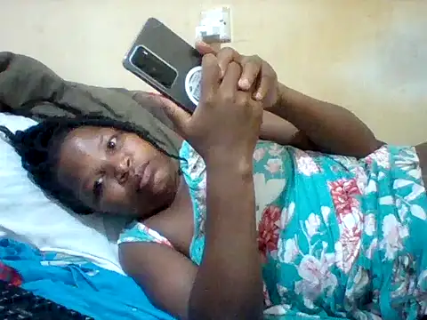 Snapshot of Camilla-Sweets chatting on June 16, 6:16 am Camilla-Sweets online show from June 16, 6:16 am