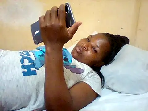 Snapshot of Camilla-Sweets chatting on June 22, 4:48 pm Camilla-Sweets online show from June 22, 4:48 pm