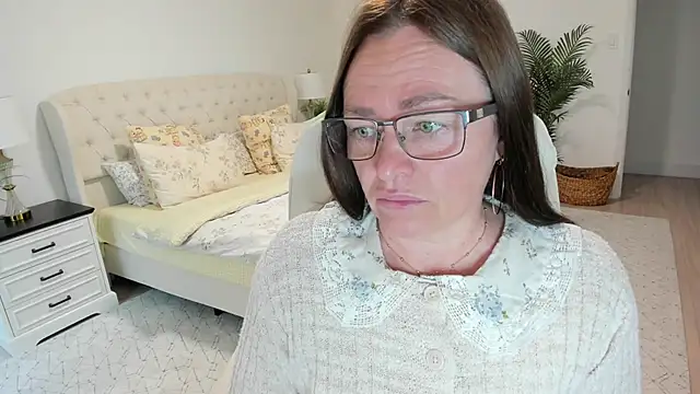 Snapshot of Vika73 chatting on May 26, 11:28 am Vika73 online show from May 26, 11:28 am