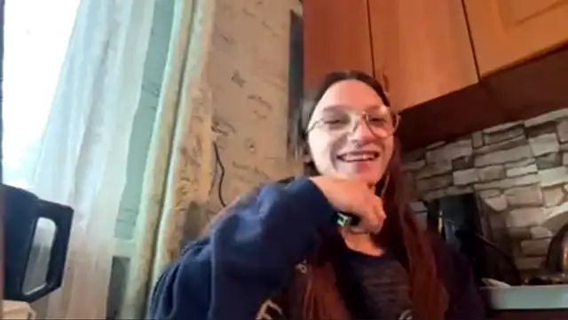Snapshot of SparkleJebb chatting on June 12, 5:23 pm SparkleJebb online show from June 12, 5:23 pm