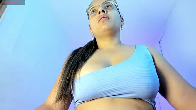 Snapshot of milkqueenboobs chatting on June 3, 5:07 pm milkqueenboobs online show from June 3, 5:07 pm