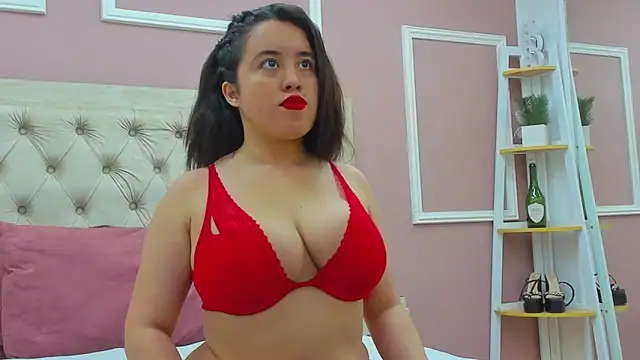 nia taylorX online show from June 6, 8:24 pm