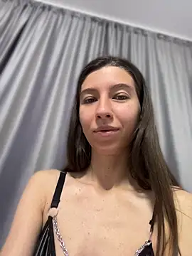Snapshot of LunaWillsX chatting on May 21, 6:42 am LunaWillsX online show from May 21, 6:42 am