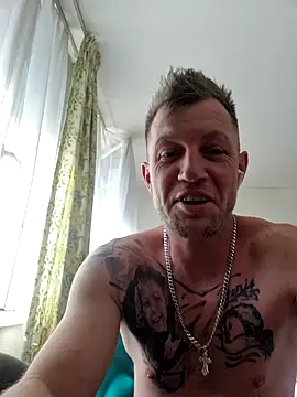 Snapshot of swissguy007 chatting on May 24, 7:02 am swissguy007 online show from May 24, 7:02 am