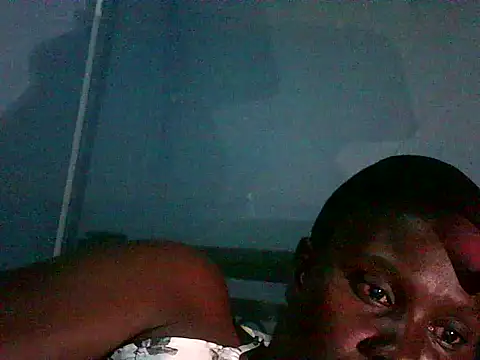 Snapshot of creamyebony5 chatting on May 17, 9:11 pm creamyebony5 online show from May 17, 9:11 pm