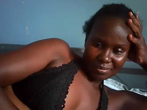 Snapshot of creamyebony5 chatting on May 18, 6:52 am creamyebony5 online show from May 18, 6:52 am