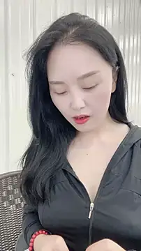 lylxili online show from July 10, 2:05 am