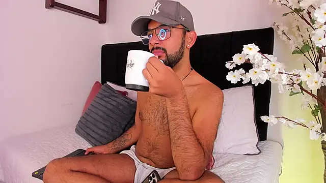Paulo Dasilva  online show from June 4, 1:17 pm