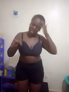 missvivian online show from July 19, 7:28 pm