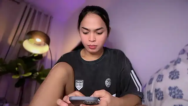 Snapshot of Amylaa chatting on June 18, 4:44 pm Amylaa online show from June 18, 4:44 pm