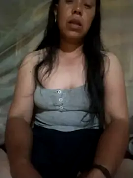 Snapshot of Shine-cute chatting on May 17, 2:13 pm Shine-cute online show from May 17, 2:13 pm