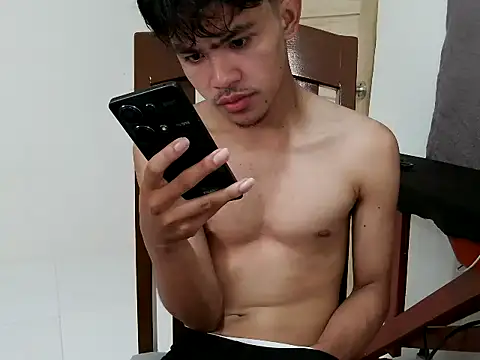 Snapshot of urBunnyboi chatting on July 12, 6:21 pm urBunnyboi online show from July 12, 6:21 pm