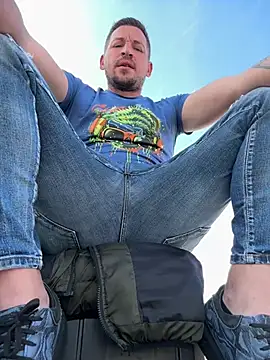 ModelJJ online show from June 13, 2:48 pm