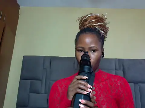 Snapshot of Cuteebony16 chatting on July 4, 1:06 pm Cuteebony16 online show from July 4, 1:06 pm