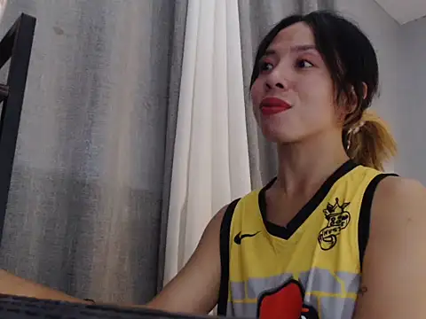 Snapshot of Super_Hot_BunnyXX chatting on June 6, 7:46 am Super Hot BunnyXX online show from June 6, 7:46 am