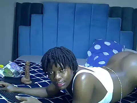 Snapshot of melanin_moon chatting on June 29, 12:39 am melanin moon online show from June 29, 12:39 am