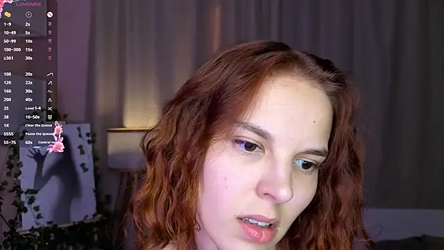 Snapshot of SinaHogsette chatting on June 11, 2:53 am SinaHogsette online show from June 11, 2:53 am