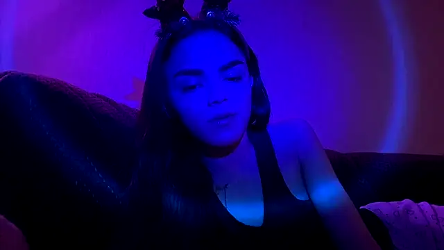 Snapshot of MarlyJess chatting on June 16, 8:33 pm MarlyJess online show from June 16, 8:33 pm