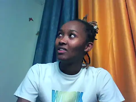 Snapshot of sower_velvet chatting on May 28, 8:28 pm sower velvet online show from May 28, 8:28 pm