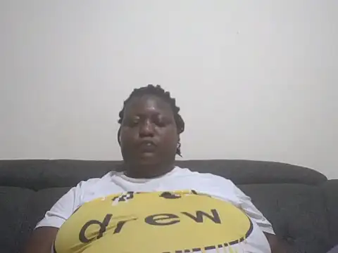 Snapshot of fat_ebonyqueen chatting on June 6, 8:02 pm fat ebonyqueen online show from June 6, 8:02 pm