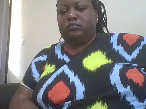 Snapshot of fat_ebonyqueen chatting on June 7, 8:07 am fat ebonyqueen online show from June 7, 8:07 am
