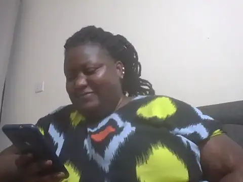 Snapshot of fat_ebonyqueen chatting on June 7, 8:12 pm fat ebonyqueen online show from June 7, 8:12 pm