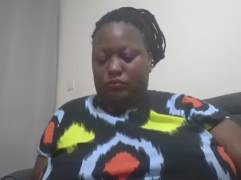 Snapshot of fat_ebonyqueen chatting on June 17, 11:27 pm fat ebonyqueen online show from June 17, 11:27 pm