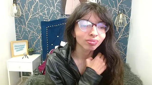 Snapshot of Allyshon_ chatting on June 9, 8:09 pm Allyshon online show from June 9, 8:09 pm