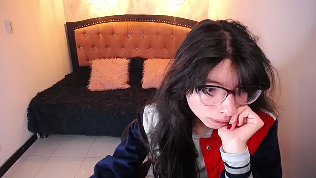 Snapshot of Allyshon_ chatting on June 20, 8:00 pm Allyshon online show from June 20, 8:00 pm