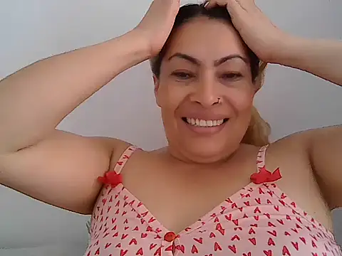 Snapshot of Layla-Astrum chatting on June 25, 1:15 pm Layla-Astrum online show from June 25, 1:15 pm
