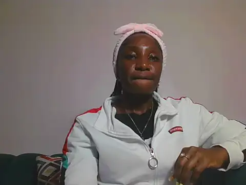 Snapshot of Hornycammy23 chatting on June 13, 8:29 pm Hornycammy23 online show from June 13, 8:29 pm