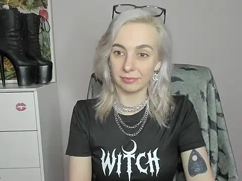 velvetanne online show from June 17, 6:38 am