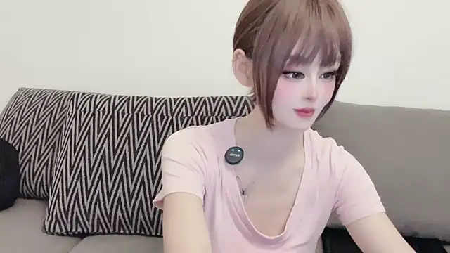 Snapshot of Elleeeee chatting on June 6, 8:41 am Elleeeee online show from June 6, 8:41 am