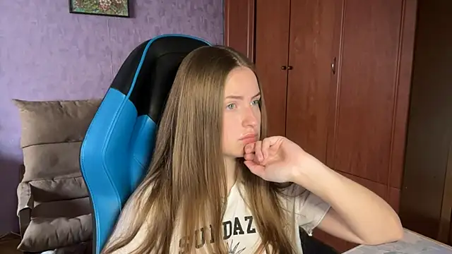 SilkSinner  online show from June 18, 11:36 am