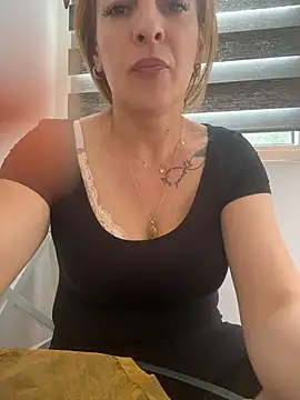 Snapshot of Hot-Milf4U chatting on June 23, 11:30 am Hot-Milf4U online show from June 23, 11:30 am