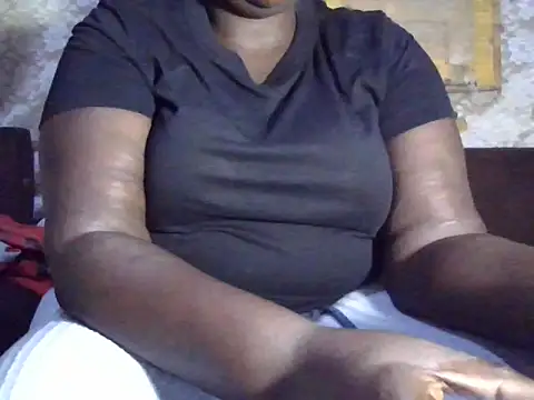 Snapshot of queenrosa3 chatting on May 26, 10:11 am queenrosa3 online show from May 26, 10:11 am