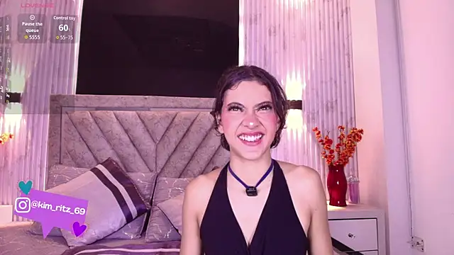 Snapshot of Kim_Ritz chatting on June 10, 8:19 pm Kim Ritz online show from June 10, 8:19 pm