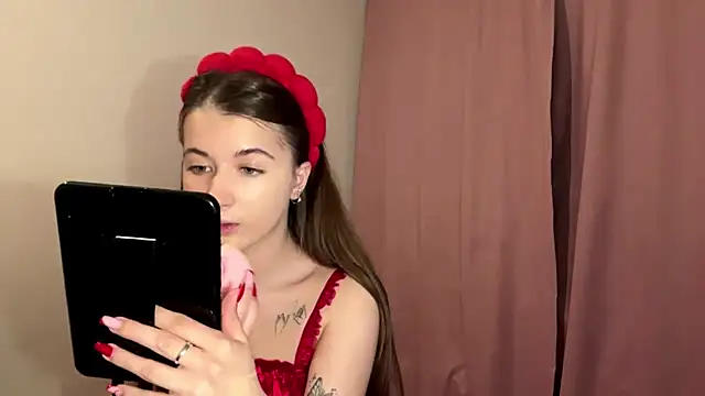 Snapshot of cute_nessy chatting on May 20, 2:12 pm cute nessy online show from May 20, 2:12 pm