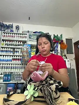 ISABELLA  LUNA online show from June 16, 1:58 pm