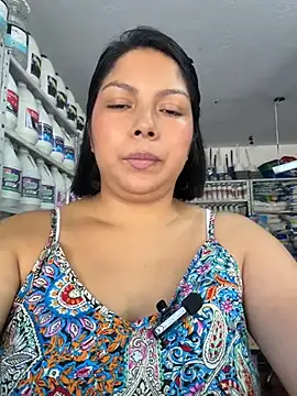 ISABELLA  LUNA online show from July 20, 2:30 pm