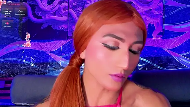 Snapshot of Cloee_cameron chatting on July 2, 3:23 am Cloee cameron online show from July 2, 3:23 am