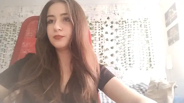 Pollykiss online show from July 9, 9:35 am