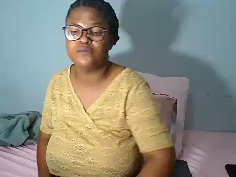 Snapshot of CandyYumsAerolaXX chatting on May 21, 9:55 pm CandyYumsAerolaXX online show from May 21, 9:55 pm