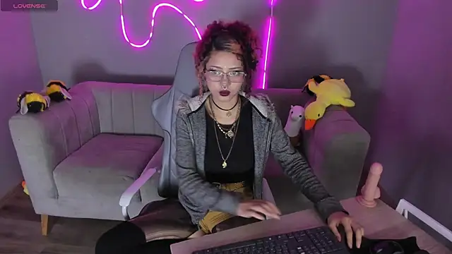aikoo fallen angel online show from May 26, 9:33 pm